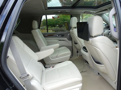 Used 2023 Cadillac Escalade Sport Platinum image 23