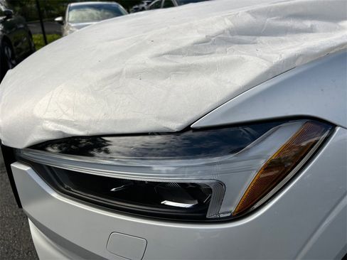 New 2026 Volvo XC60 B5 Plus w/ Protection Package Premier image 8