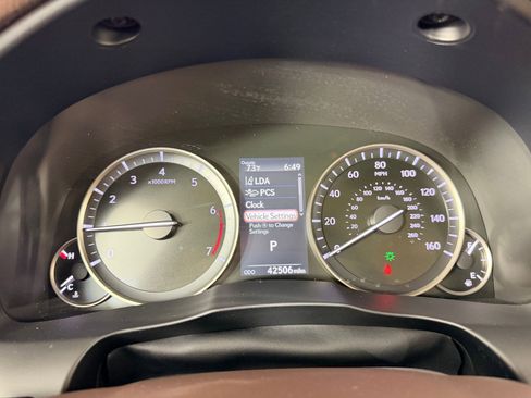 Used 2018 Lexus ES 350 w/ Luxury Package w/Wood Trim FWD image 17