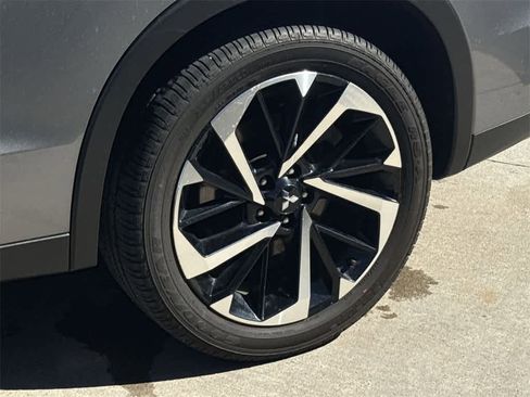 Used 2024 Mitsubishi Outlander SE image 10