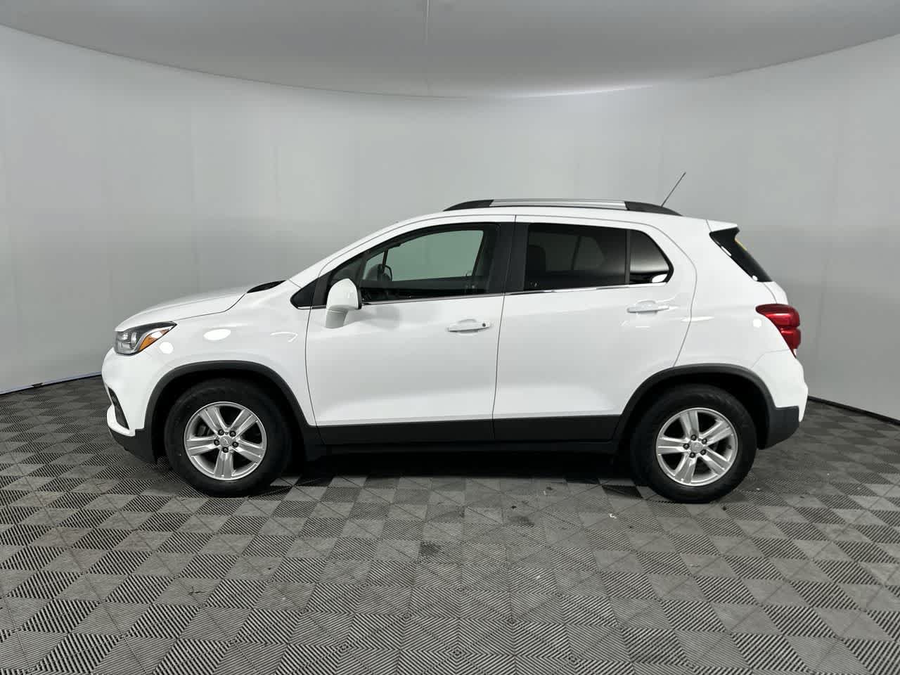 Used 2020 Chevrolet Trax LT FWD image 5