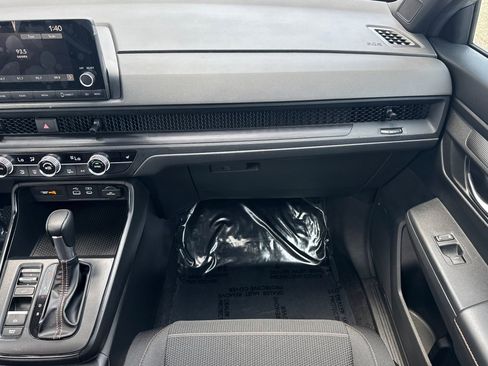 Used 2025 Honda CR-V Sport image 28