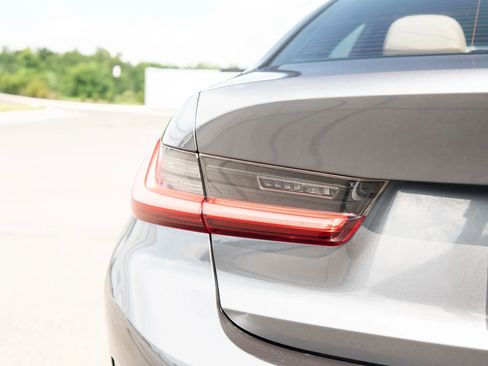 Used 2020 BMW 330i Sedan w/ Convenience Package image 13