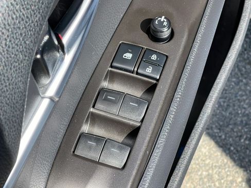 Used 2021 Toyota Camry SE w/ Convenience Package FWD image 20