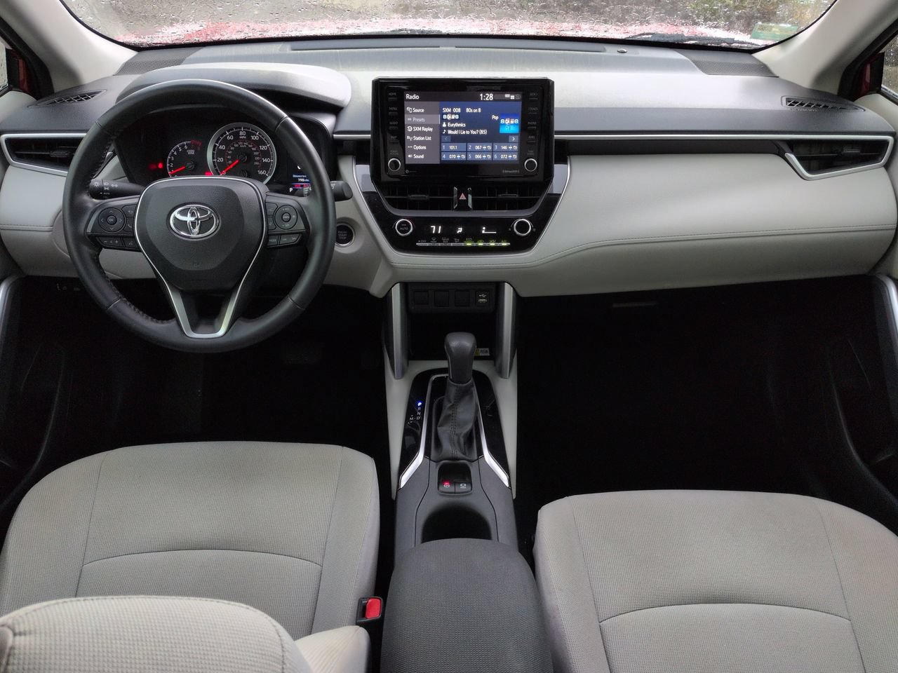 Used 2022 Toyota Corolla Cross LE w/ Moonroof Package FWD image 14