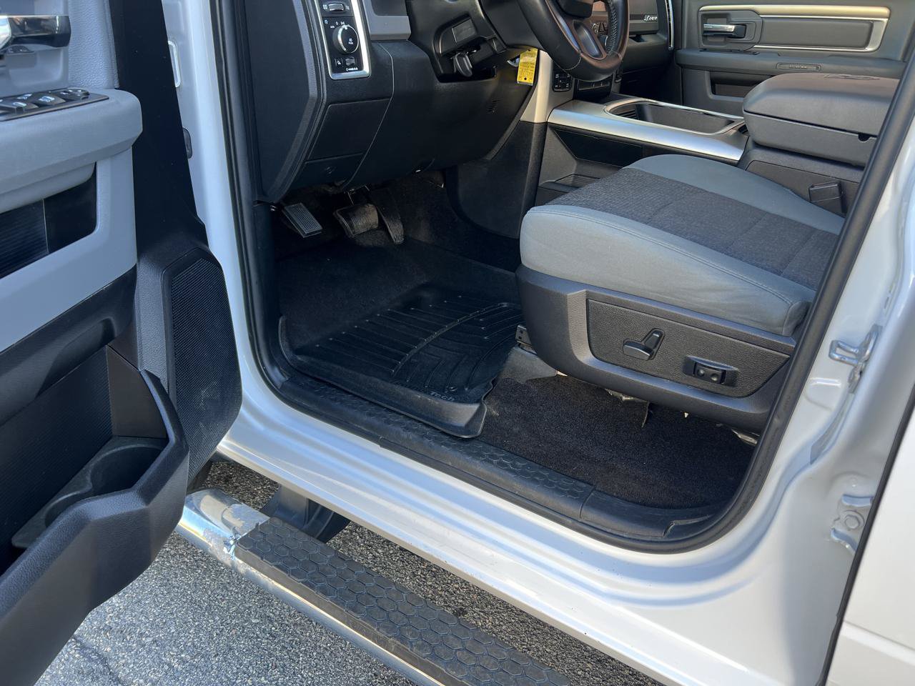 Used 2017 RAM 1500 Big Horn AWD/4WD image 21