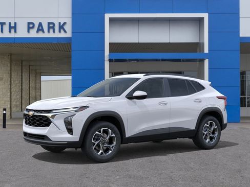 New 2026 Chevrolet Trax LT w/ LT Convenience Package FWD image 2