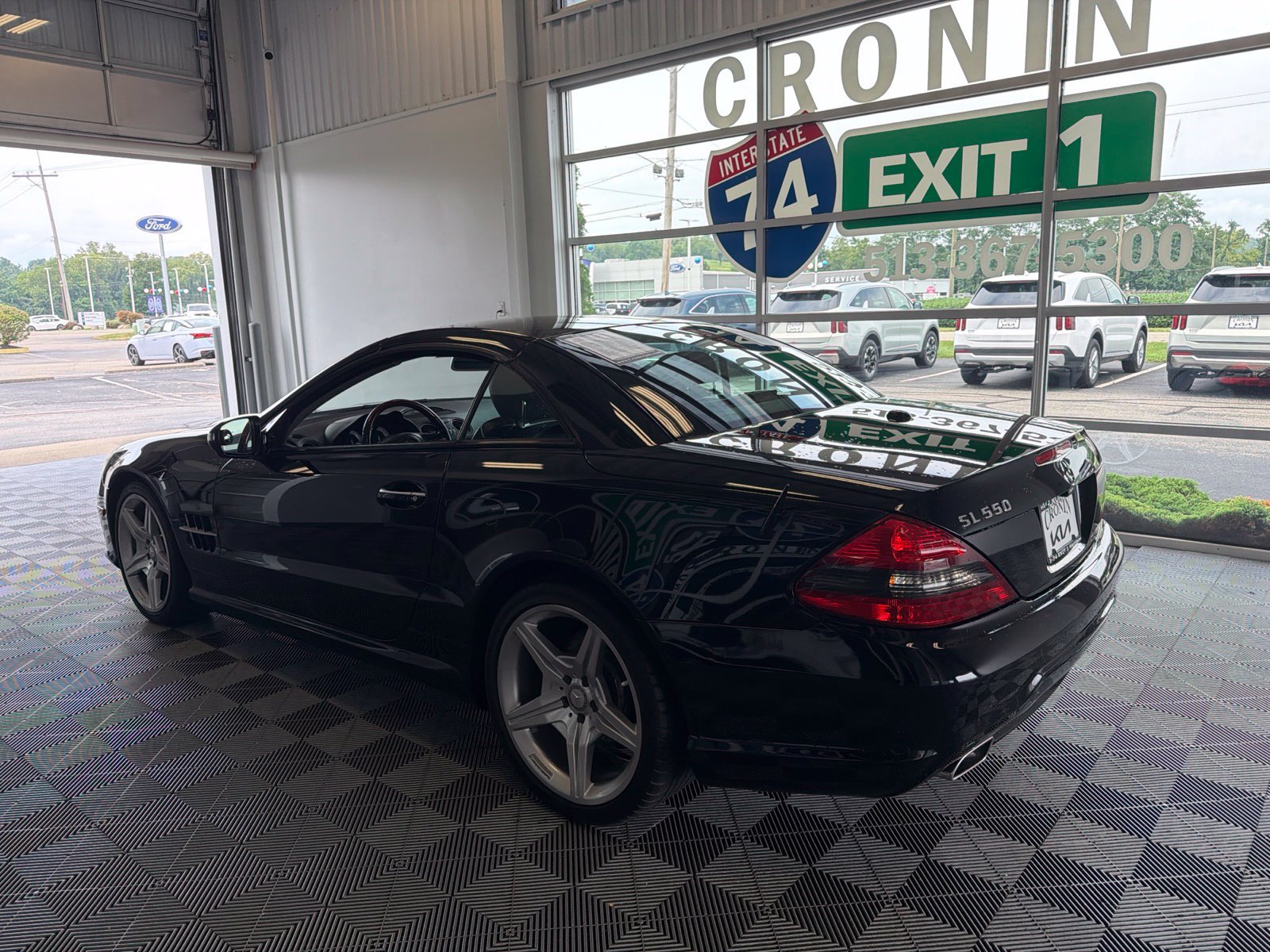 Used 2011 Mercedes-Benz SL 550 image 4