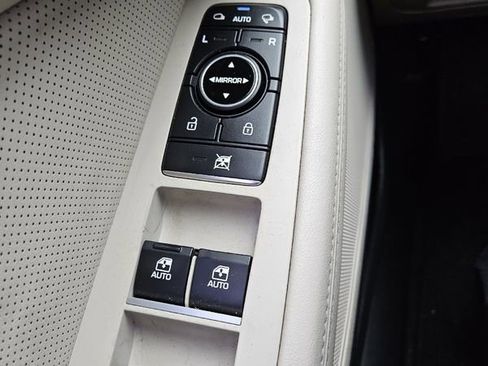 Used 2016 Hyundai Genesis 3.8 w/ Option Group 04 image 23