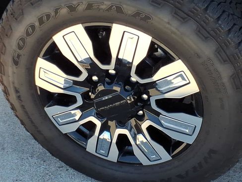 Certified 2025 GMC Sierra 2500 Denali w/ Denali Reserve Package image 26