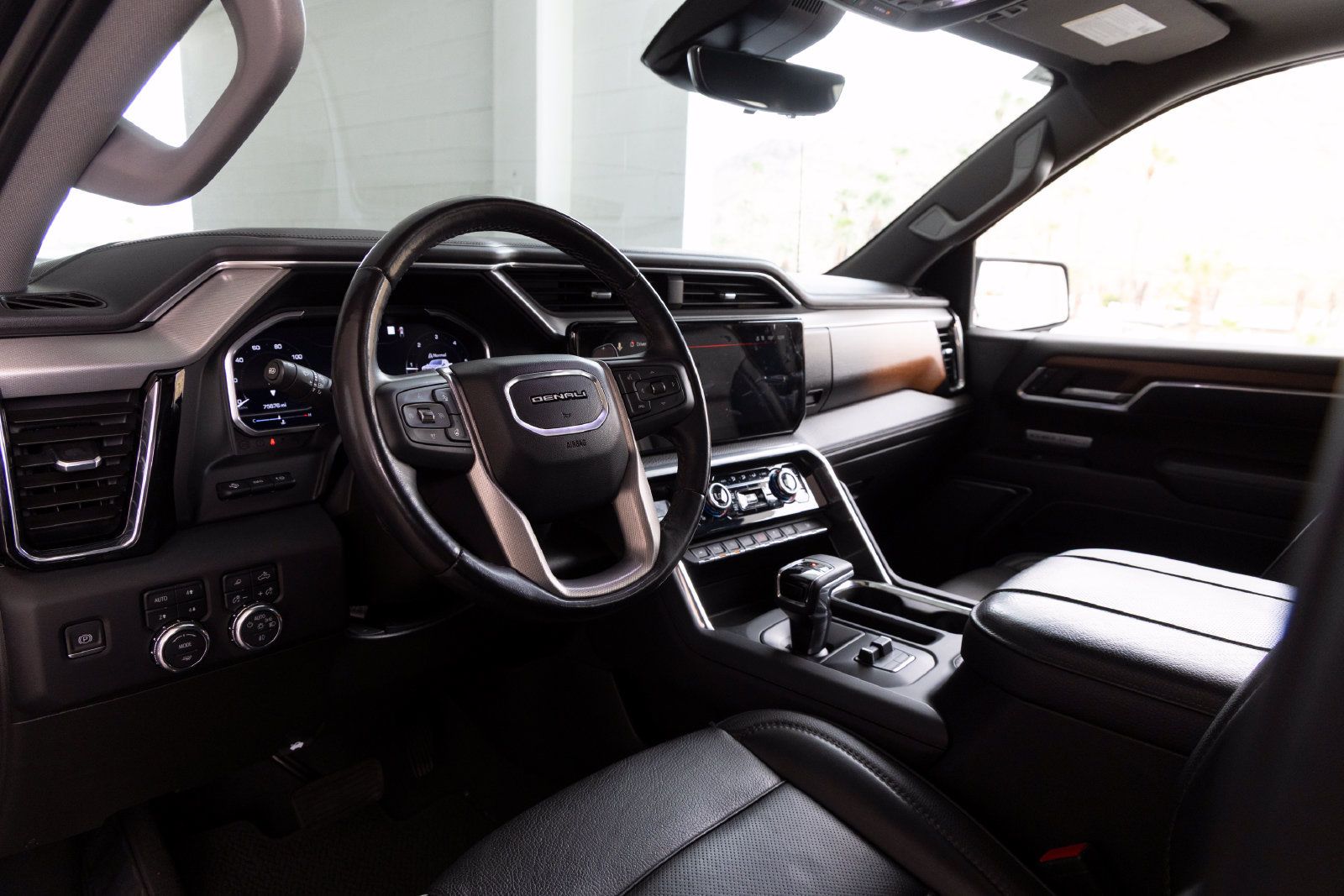Used 2023 GMC Sierra 1500 Denali w/ Denali Reserve Package AWD/4WD image 16