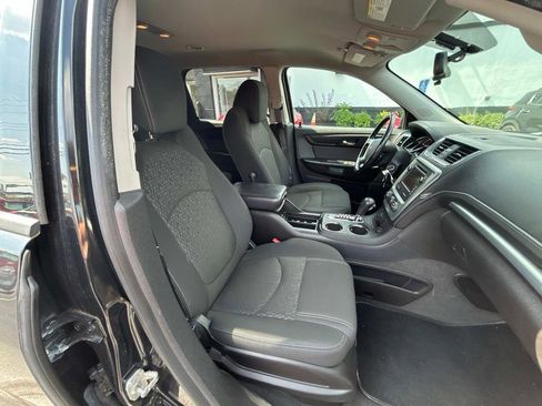 Used 2013 GMC Acadia SLE image 17