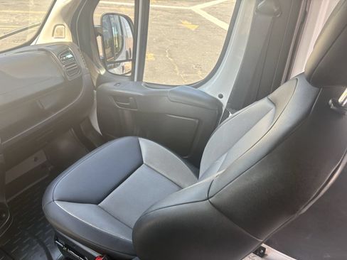Used 2025 RAM ProMaster 2500 w/ Convenience Group FWD image 27
