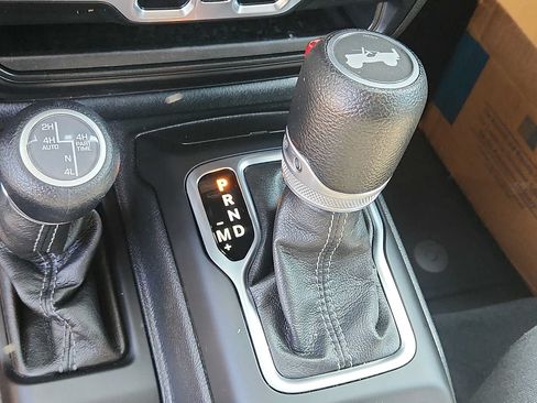 Used 2024 Jeep Wrangler Unlimited Sahara AWD/4WD image 14