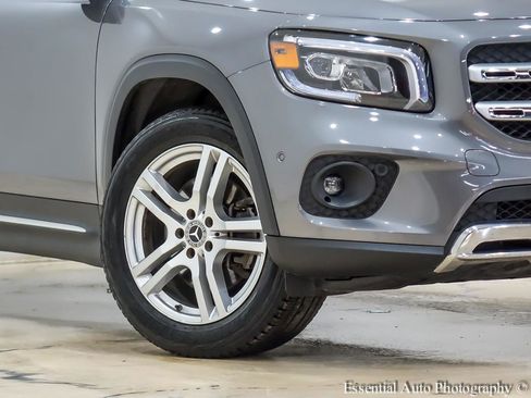 Used 2021 Mercedes-Benz GLB 250 4MATIC w/ Premium Package image 3
