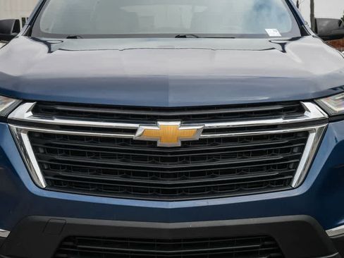 Used 2022 Chevrolet Traverse LS FWD image 5