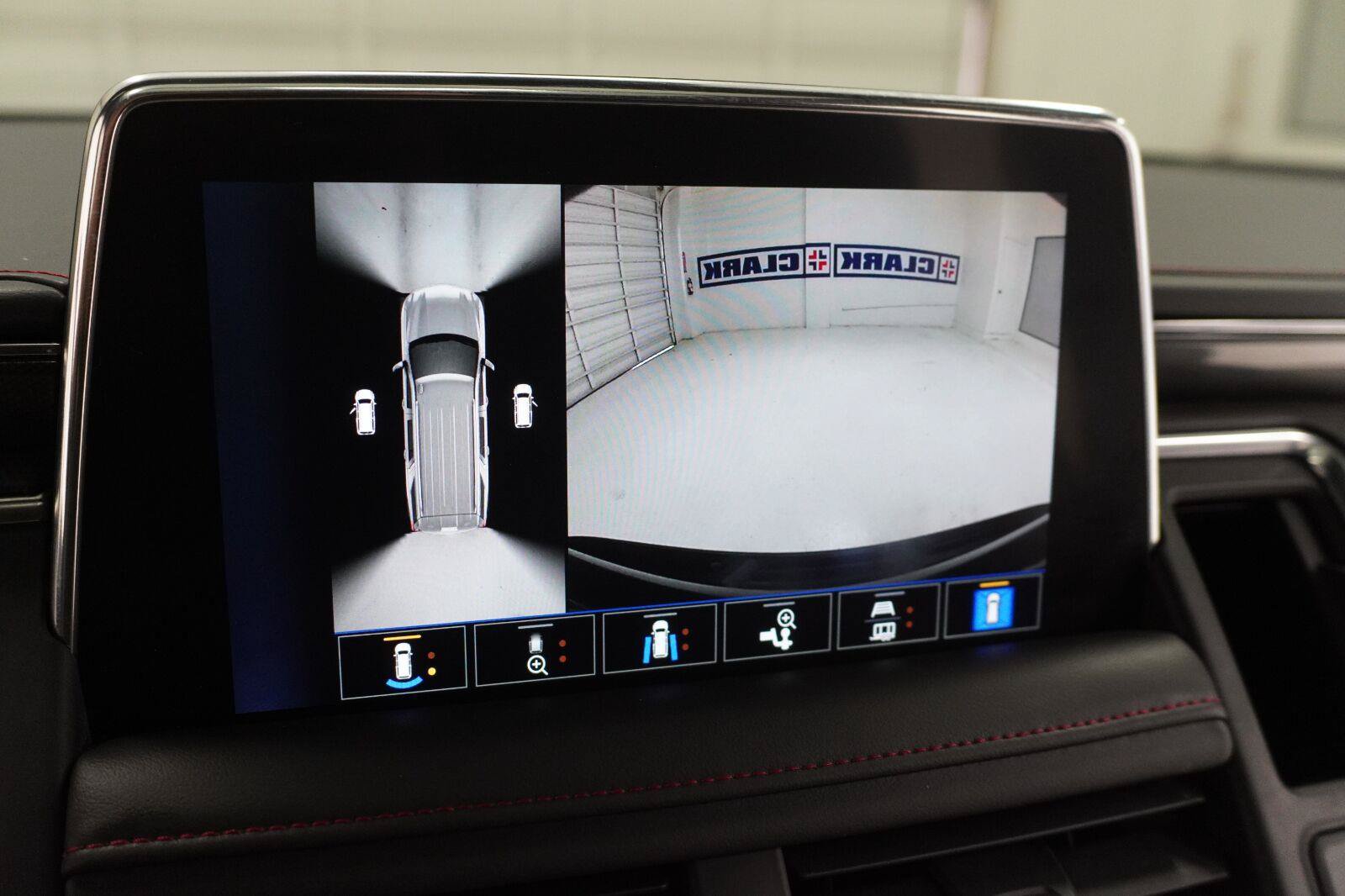 Used 2023 Chevrolet Tahoe RST w/ Sport Performance Package AWD/4WD image 17