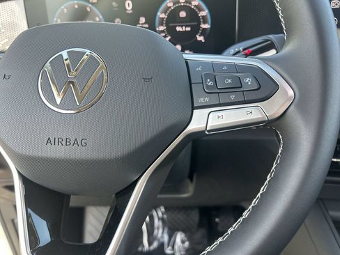 New 2026 Volkswagen Tiguan SE FWD image 20