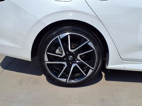 Used 2025 Nissan Sentra SR FWD image 7