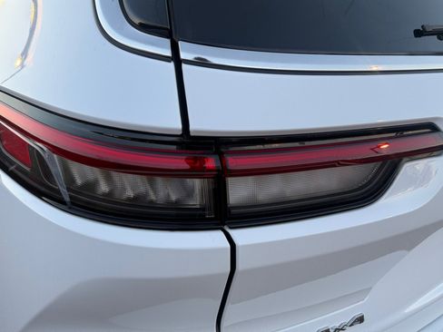 Used 2023 Jeep Grand Cherokee L Laredo image 27