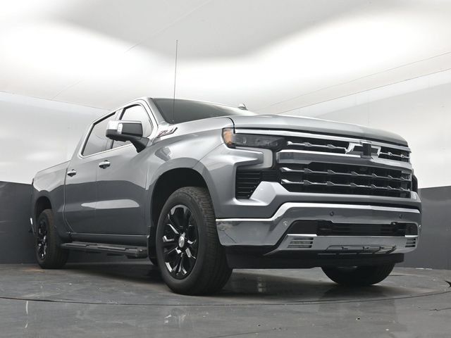 Used 2023 Chevrolet Silverado 1500 LTZ w/ Technology Package AWD/4WD image 32