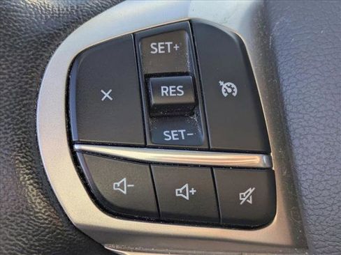 Used 2020 Ford Explorer XLT w/ Class III Trailer Tow Package image 13