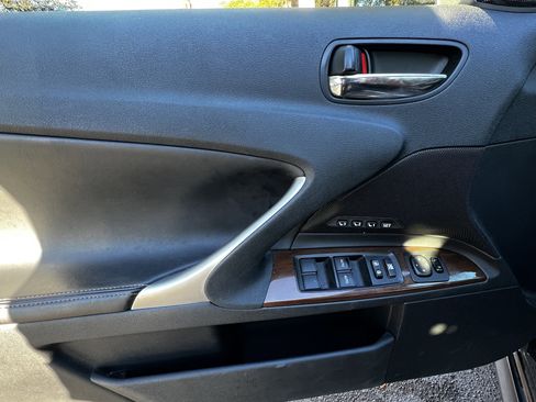 Used 2014 Lexus IS 250C image 13