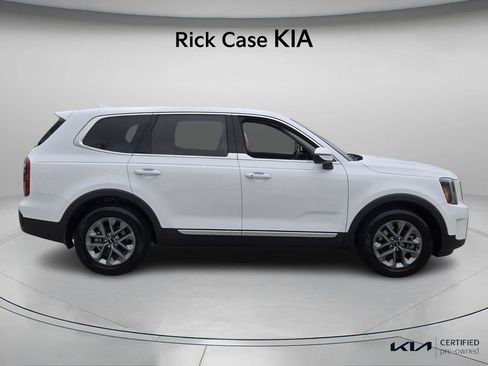 Certified 2025 Kia Telluride LX image 4