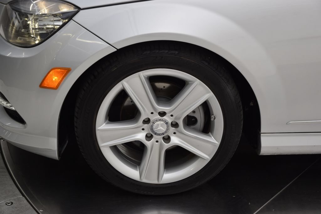 Used 2011 Mercedes-Benz C 300 Sedan image 11