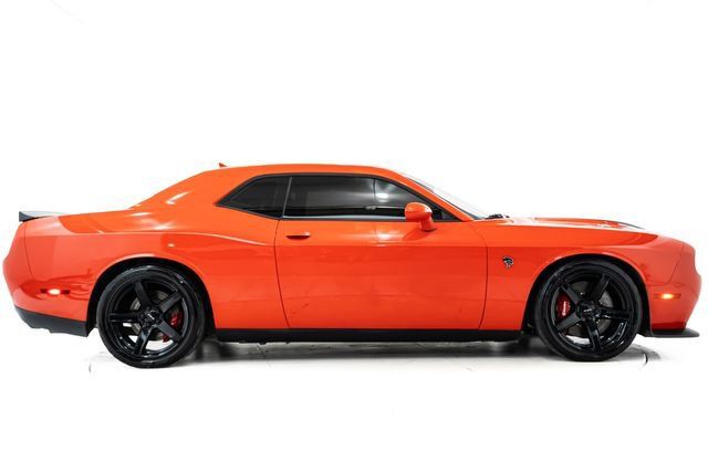 Used 2017 Dodge Challenger SRT Hellcat RWD image 5