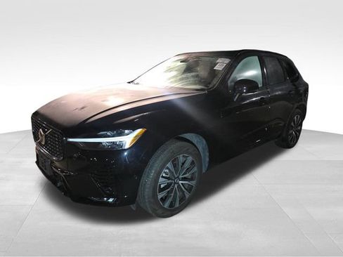 Used 2025 Volvo XC60 B5 Plus image 1