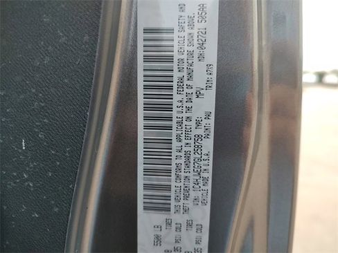 Used 2016 Jeep Wrangler Unlimited Sahara w/ Connectivity Group image 33