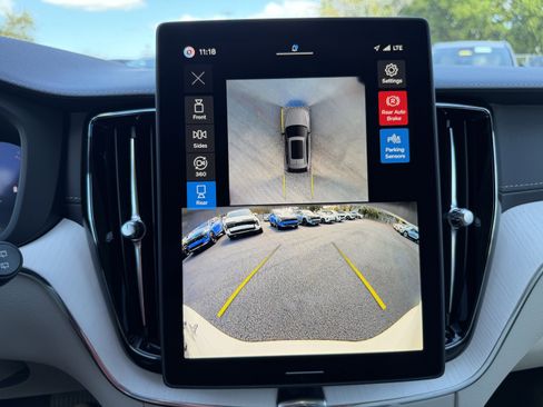 New 2026 Volvo XC60 B5 Ultra w/ Climate Package image 21