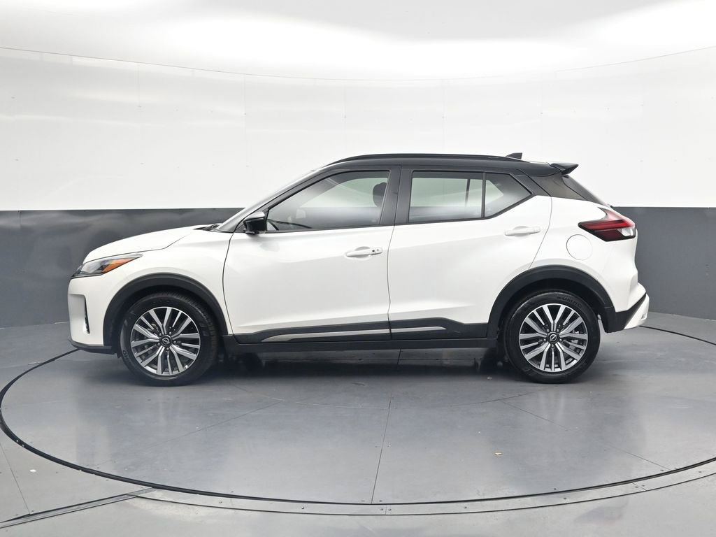 Certified 2024 Nissan Kicks SR FWD image 11