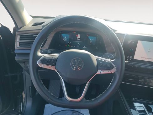Used 2024 Volkswagen Atlas SE AWD/4WD image 12