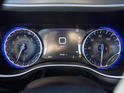 Used 2022 Chrysler Pacifica Touring-L image 22