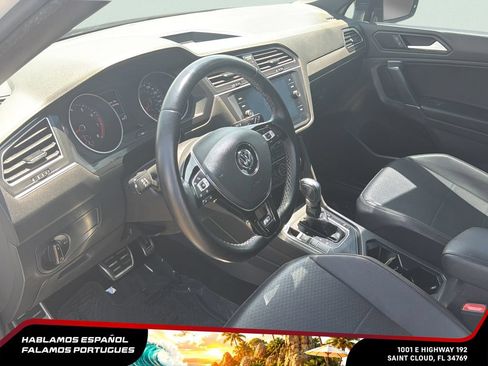 Used 2020 Volkswagen Tiguan SE R-Line FWD image 17