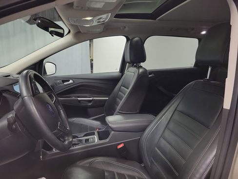 Used 2017 Ford Escape SE w/ SE Leather Comfort Package image 13