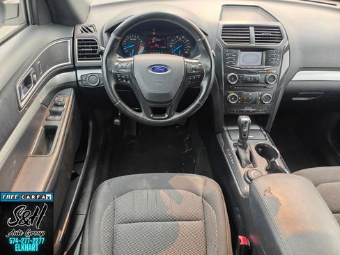 Used 2016 Ford Explorer XLT AWD/4WD image 4