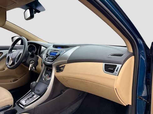 Used 2013 Hyundai Elantra GLS w/ Preferred Pkg image 24