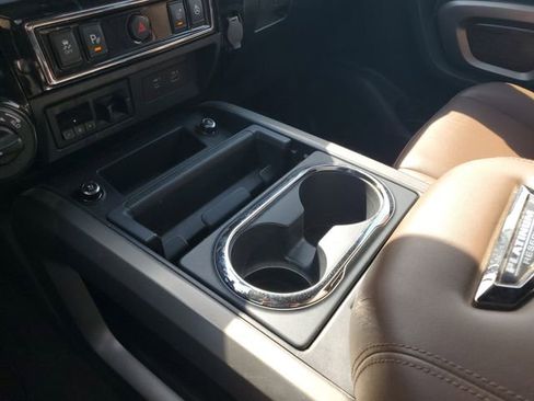 Used 2022 Nissan Titan Platinum Reserve w/ Moonroof Package image 21