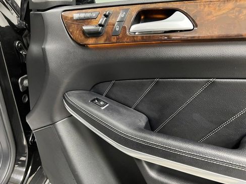 Used 2014 Mercedes-Benz GL 550 4MATIC image 63