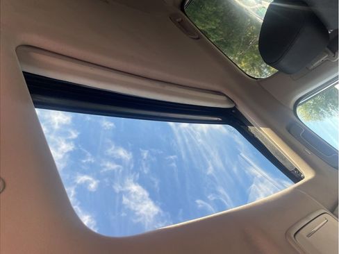 Used 2023 Honda CR-V EX image 11