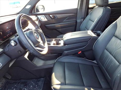 Used 2025 Buick Enclave Avenir w/ Super Cruise Package image 17