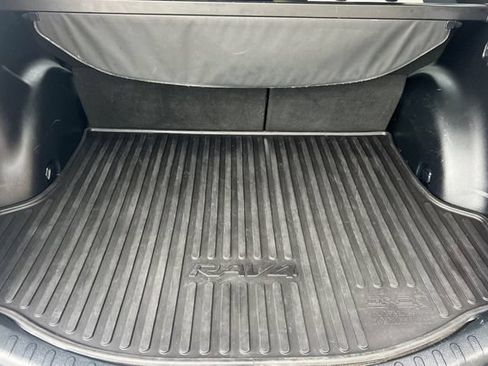 Used 2018 Toyota RAV4 XLE w/ All Weather Liner Package FWD image 18