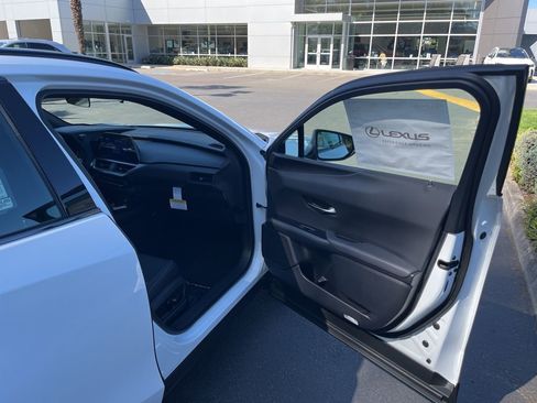 New 2026 Lexus UX 300h AWD image 19
