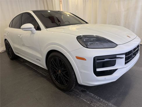 Certified 2025 Porsche Cayenne GTS image 7