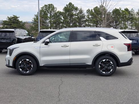 New 2026 Kia Sorento S w/ S Panoramic Sunroof Package image 4
