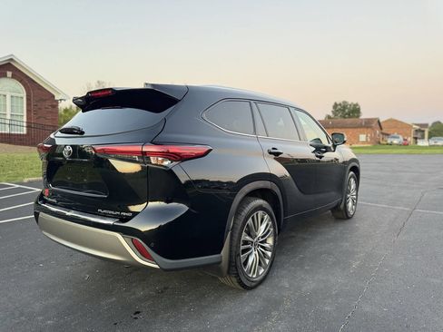 Used 2021 Toyota Highlander Platinum image 7
