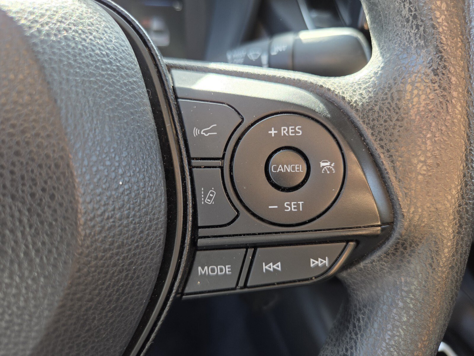 Used 2022 Toyota Corolla LE FWD image 22